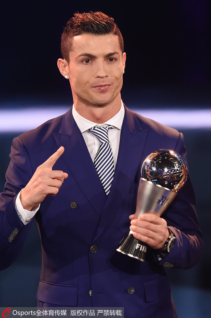 猛龙主帅：联盟就是这样的，有些球员总能获得更多哨子（猛龙主帅不满：联盟一贯如此，某些球员总能得到哨声照顾）