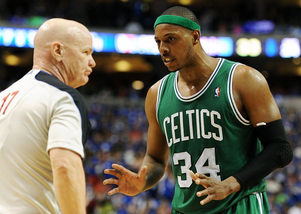 上海男篮39分大胜！新赛季开门红，弗格首秀10分，怀特塞德11分（上海男篮39分狂胜迎新季开门红，弗格首秀拿10分，怀特塞德贡献11分）