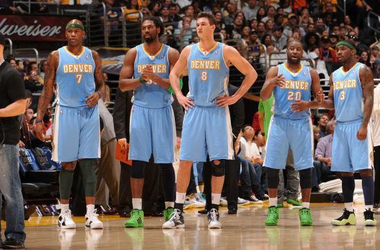 夺冠功臣！莱奥轰入21球，成鹿岛近17年来首位日职联金靴（莱奥轰入21球助队夺冠，加冕鹿岛近17年来首位J联赛金靴）