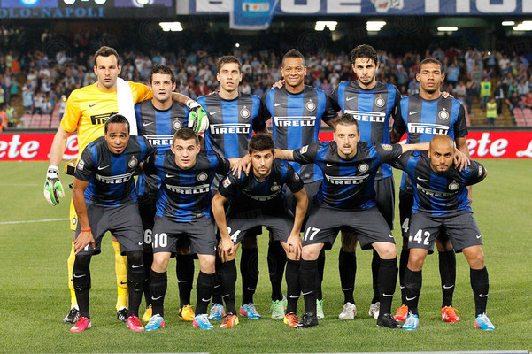 那不勒斯夺冠庆功晚宴邀请歌手一同庆祝，孔蒂现场献唱（那不勒斯夺冠晚宴邀歌手同庆，孔蒂现场开嗓献唱）