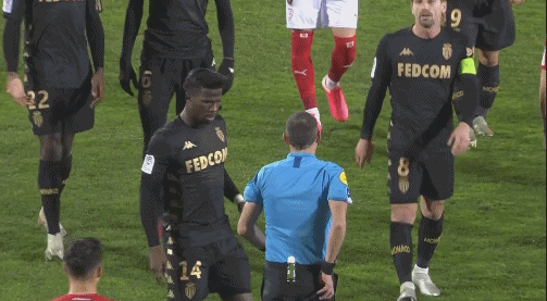 爱国之心！谷爱凌回应夺赛季首冠：中国队包揽前三，很自豪很开心